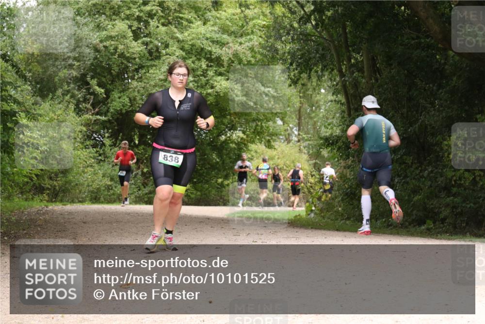 30.08.2026 - Elbe Triathlon Hamburg Antke Förster http://msf.ph/oto/10101525 30.08.2026 11:20:08 Laufen 838 meine-sportfotos.de