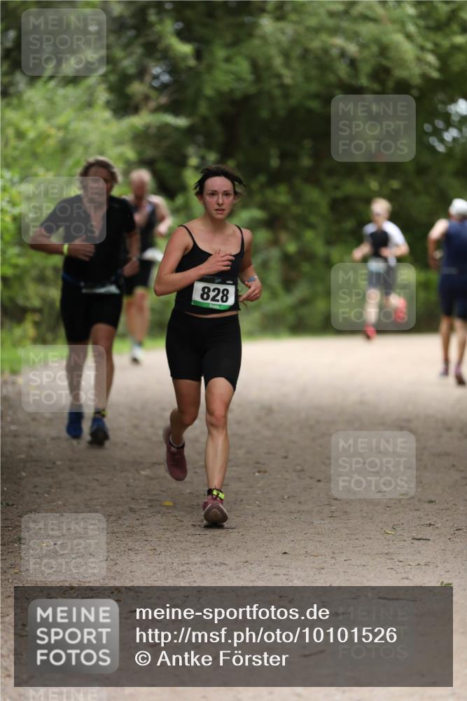 30.08.2026 - Elbe Triathlon Hamburg Antke Förster http://msf.ph/oto/10101526 30.08.2026 11:17:01 Laufen 828 meine-sportfotos.de