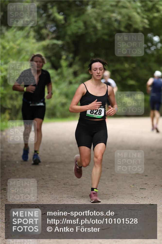 30.08.2026 - Elbe Triathlon Hamburg Antke Förster http://msf.ph/oto/10101528 30.08.2026 11:17:01 Laufen 828 meine-sportfotos.de