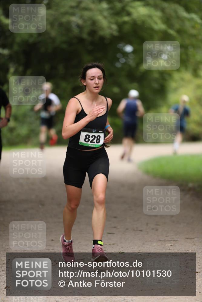 30.08.2026 - Elbe Triathlon Hamburg Antke Förster http://msf.ph/oto/10101530 30.08.2026 11:17:02 Laufen 828 meine-sportfotos.de