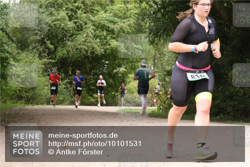 30.08.2026 - Elbe Triathlon Hamburg Antke Förster http://msf.ph/oto/10101531 30.08.2026 11:20:10 Laufen 102, 838 meine-sportfotos.de