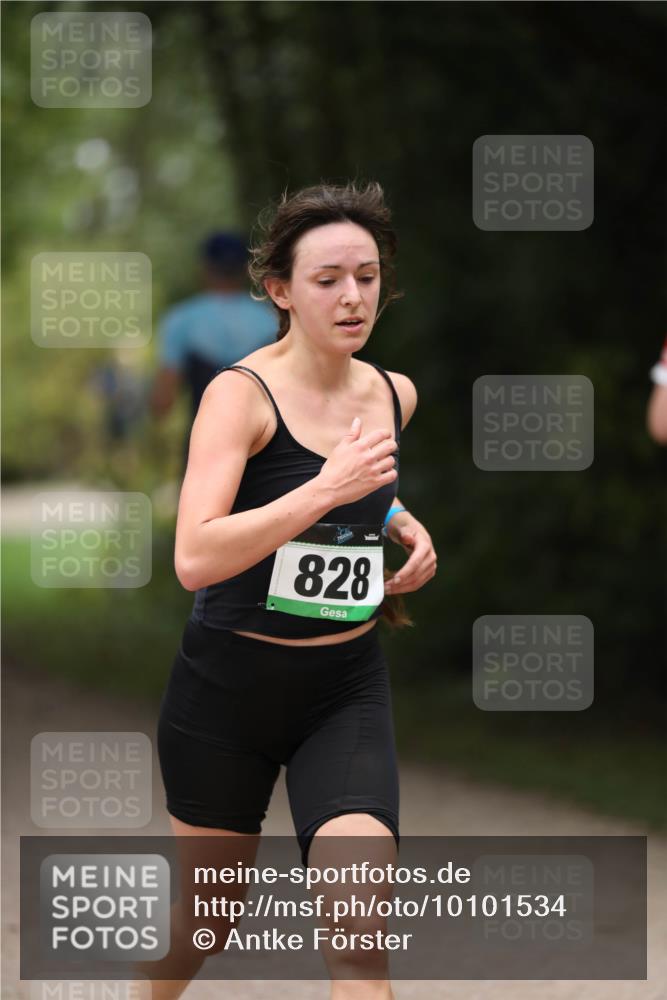 30.08.2026 - Elbe Triathlon Hamburg Antke Förster http://msf.ph/oto/10101534 30.08.2026 11:17:04 Laufen 828 meine-sportfotos.de