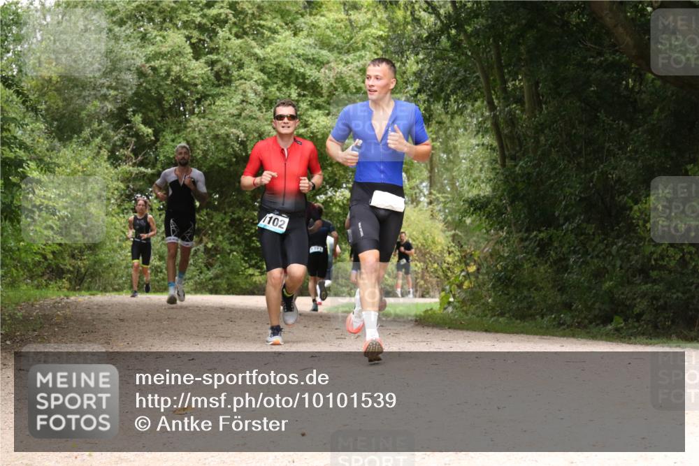 30.08.2026 - Elbe Triathlon Hamburg Antke Förster http://msf.ph/oto/10101539 30.08.2026 11:20:16 Laufen 102, 1371 meine-sportfotos.de