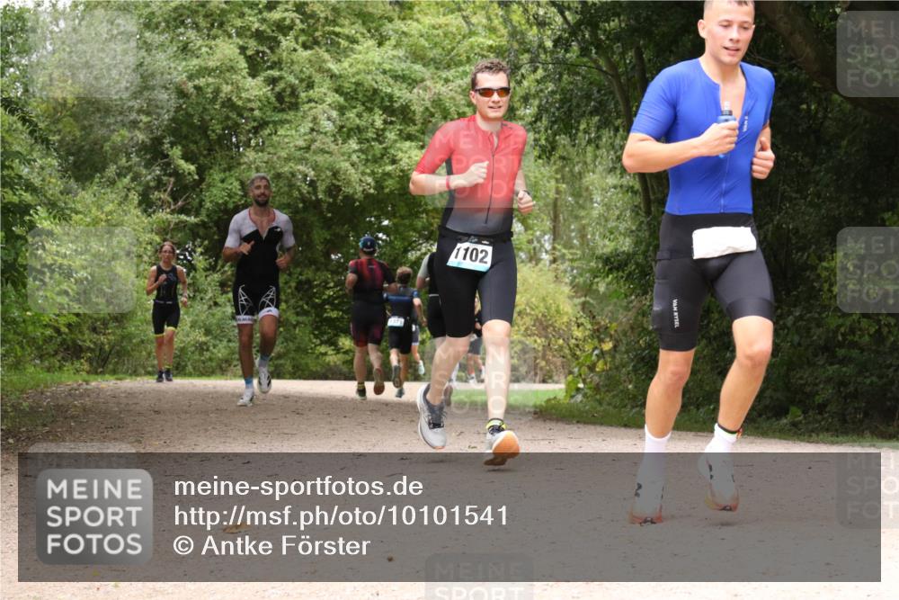 30.08.2026 - Elbe Triathlon Hamburg Antke Förster http://msf.ph/oto/10101541 30.08.2026 11:20:17 Laufen 1102 meine-sportfotos.de