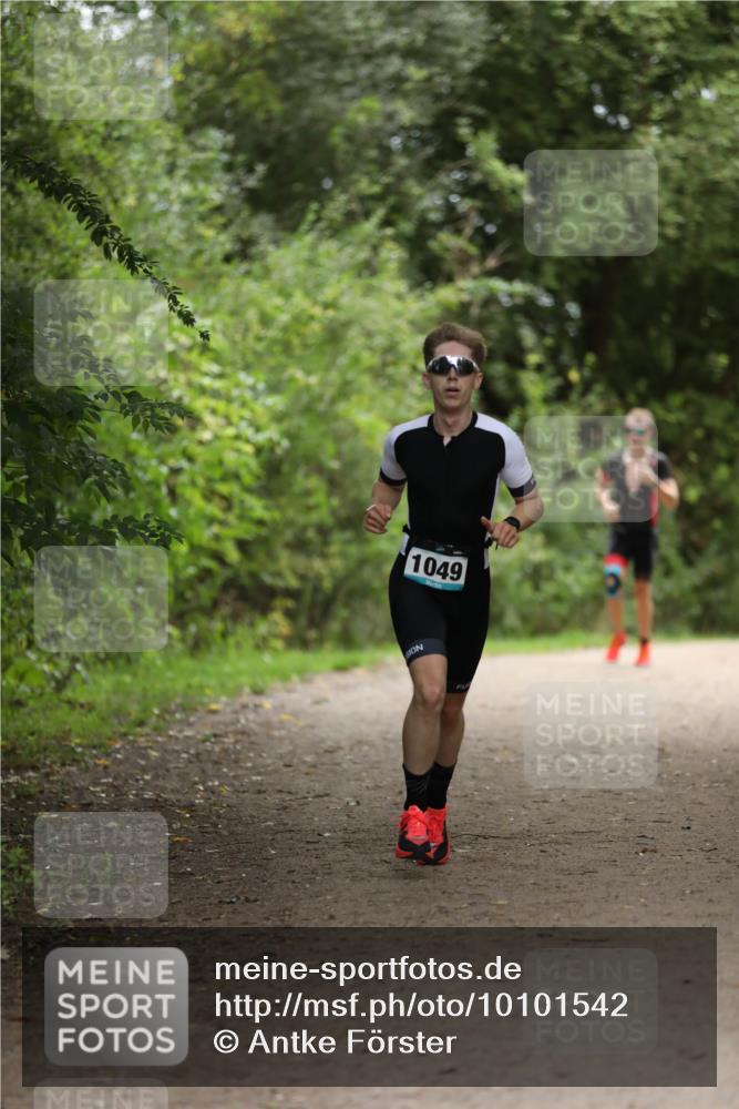 30.08.2026 - Elbe Triathlon Hamburg Antke Förster http://msf.ph/oto/10101542 30.08.2026 11:17:08 Laufen 1049 meine-sportfotos.de