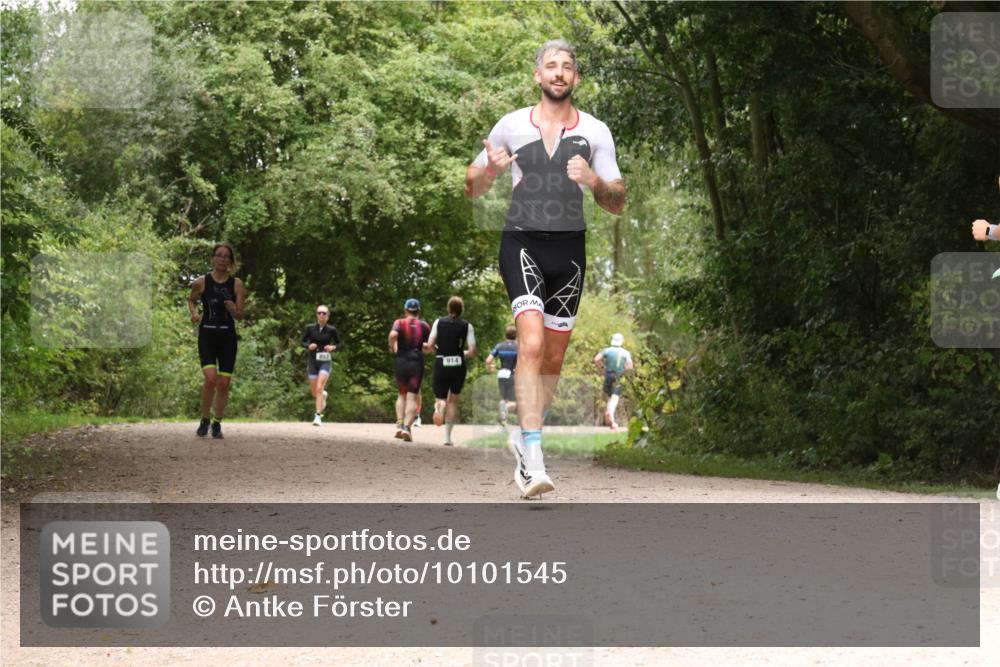 30.08.2026 - Elbe Triathlon Hamburg Antke Förster http://msf.ph/oto/10101545 30.08.2026 11:20:20 Laufen 914 meine-sportfotos.de