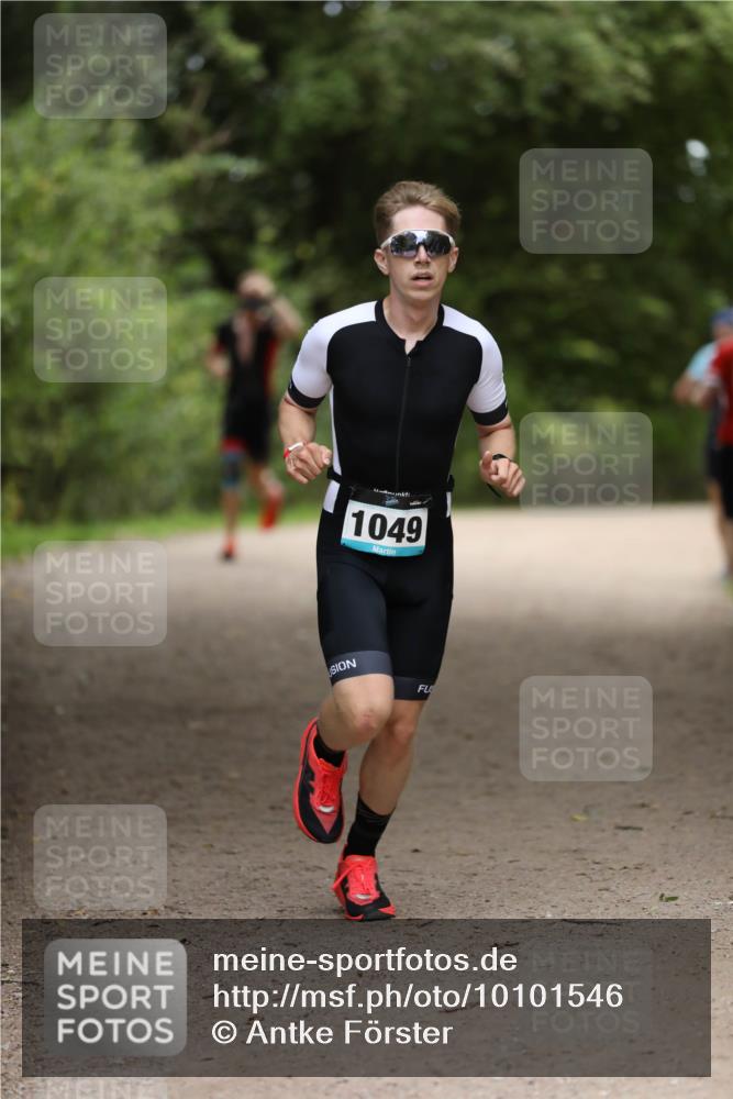 30.08.2026 - Elbe Triathlon Hamburg Antke Förster http://msf.ph/oto/10101546 30.08.2026 11:17:09 Laufen 1049 meine-sportfotos.de