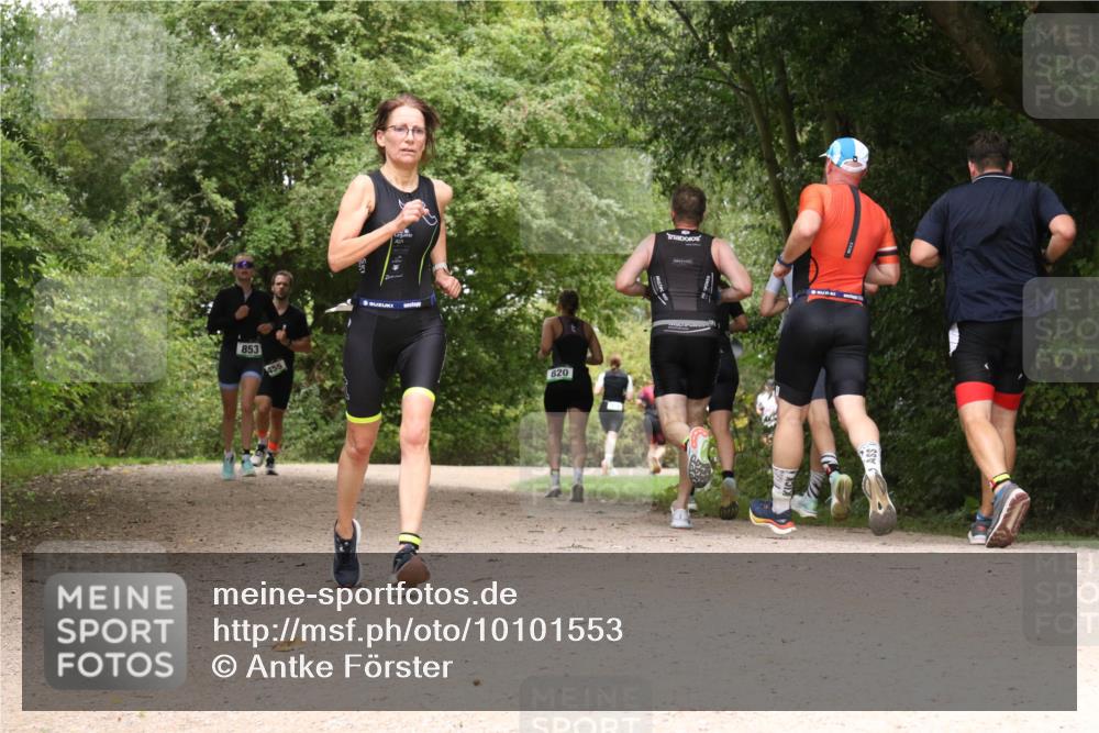 30.08.2026 - Elbe Triathlon Hamburg Antke Förster http://msf.ph/oto/10101553 30.08.2026 11:20:25 Laufen 853, 455, 455, 820 meine-sportfotos.de