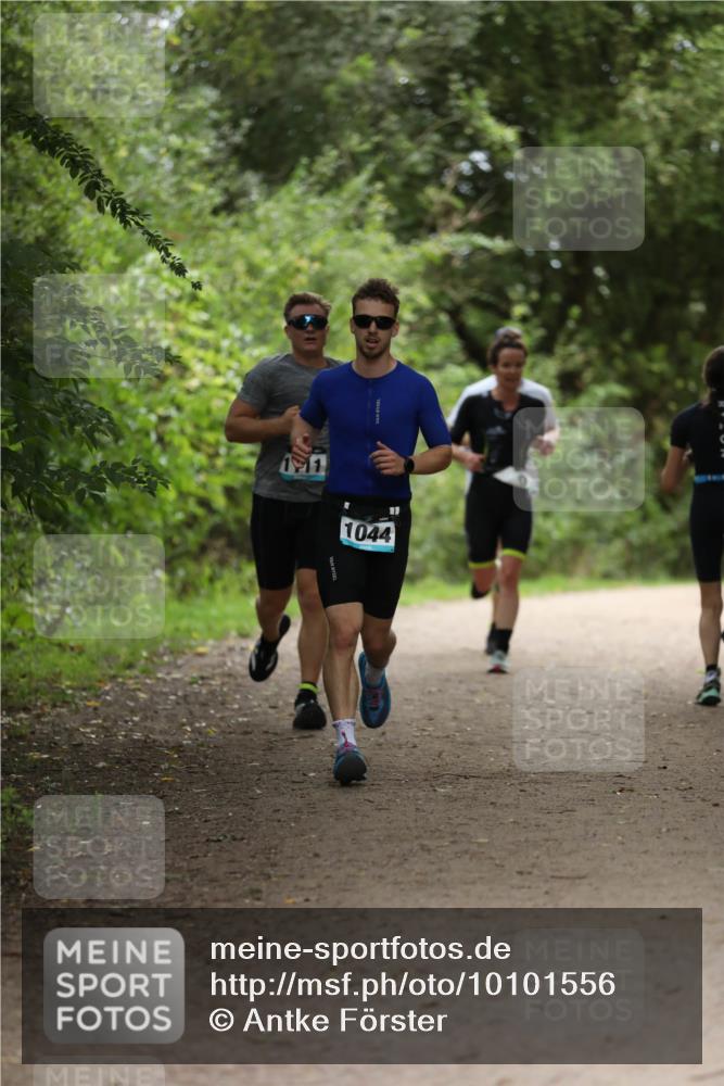 30.08.2026 - Elbe Triathlon Hamburg Antke Förster http://msf.ph/oto/10101556 30.08.2026 11:17:18 Laufen 111, 1044 meine-sportfotos.de