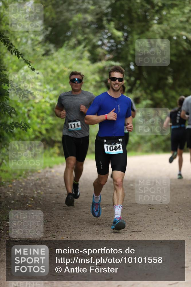 30.08.2026 - Elbe Triathlon Hamburg Antke Förster http://msf.ph/oto/10101558 30.08.2026 11:17:19 Laufen 111, 1044, 7877 meine-sportfotos.de