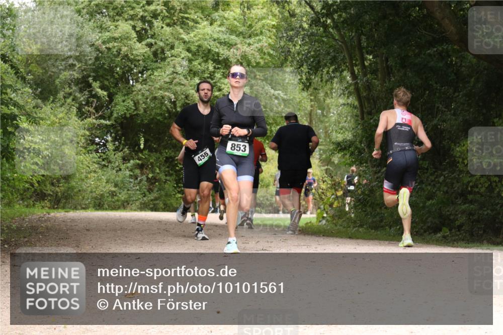 30.08.2026 - Elbe Triathlon Hamburg Antke Förster http://msf.ph/oto/10101561 30.08.2026 11:20:28 Laufen 455, 853 meine-sportfotos.de