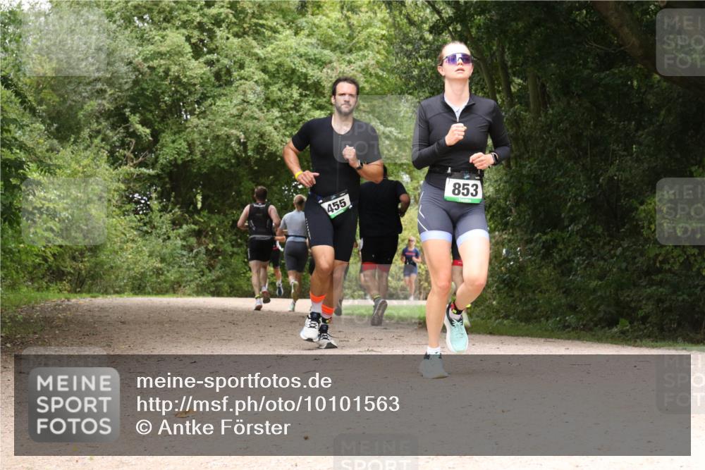 30.08.2026 - Elbe Triathlon Hamburg Antke Förster http://msf.ph/oto/10101563 30.08.2026 11:20:29 Laufen 455, 853 meine-sportfotos.de