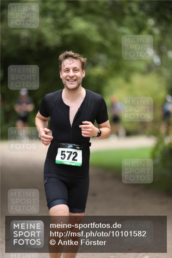 30.08.2026 - Elbe Triathlon Hamburg Antke Förster http://msf.ph/oto/10101582 30.08.2026 11:17:42 Laufen 572 meine-sportfotos.de