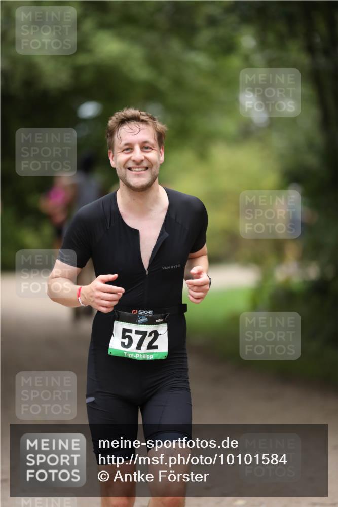 30.08.2026 - Elbe Triathlon Hamburg Antke Förster http://msf.ph/oto/10101584 30.08.2026 11:17:43 Laufen 572 meine-sportfotos.de