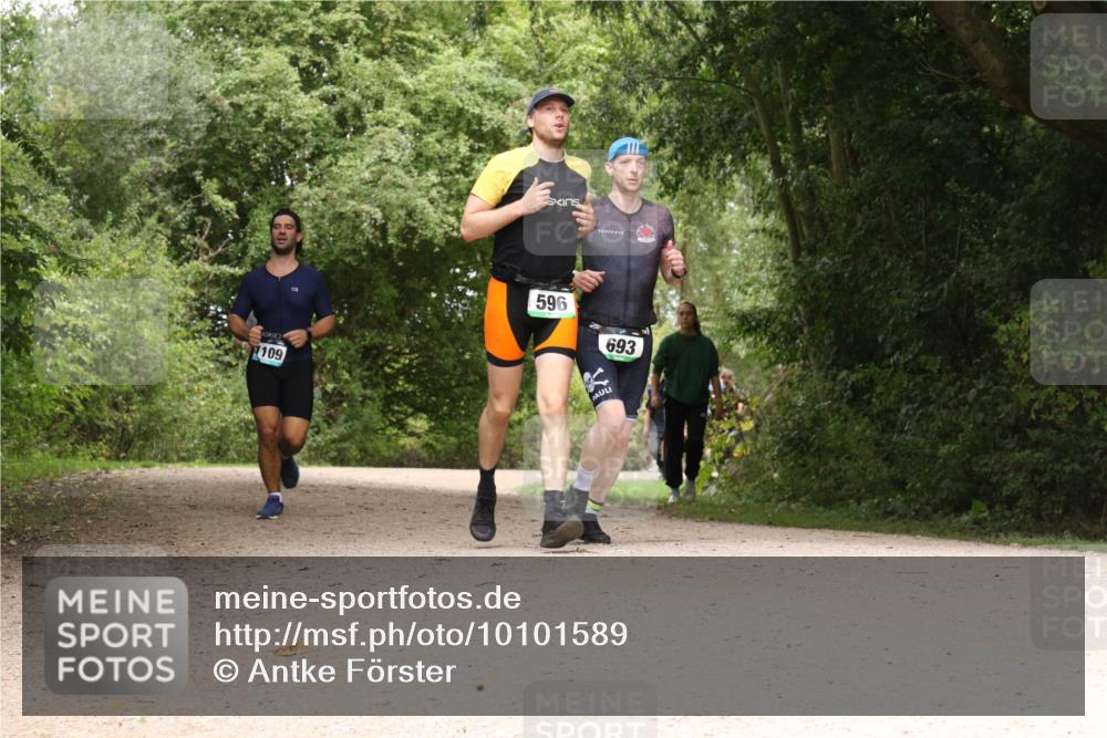 30.08.2026 - Elbe Triathlon Hamburg Antke Förster http://msf.ph/oto/10101589 30.08.2026 11:20:50 Laufen 1109, 596, 693 meine-sportfotos.de