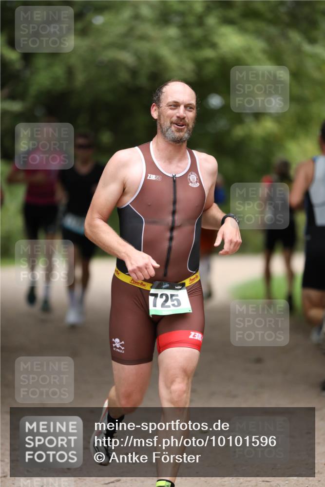 30.08.2026 - Elbe Triathlon Hamburg Antke Förster http://msf.ph/oto/10101596 30.08.2026 11:17:48 Laufen 3, 725, 3 meine-sportfotos.de
