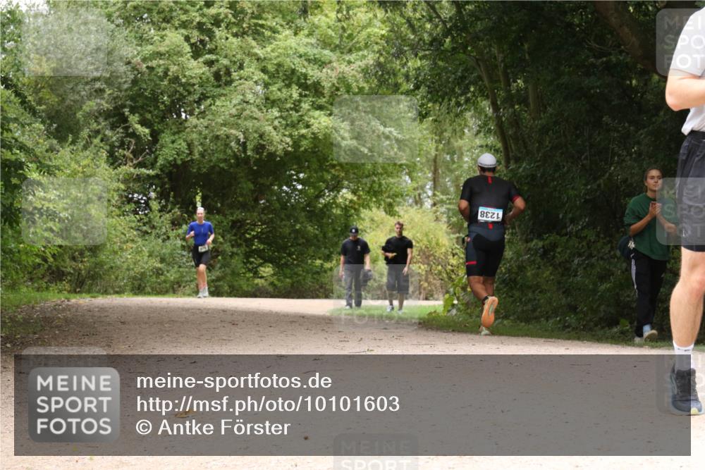 30.08.2026 - Elbe Triathlon Hamburg Antke Förster http://msf.ph/oto/10101603 30.08.2026 11:20:57 Laufen 1238 meine-sportfotos.de