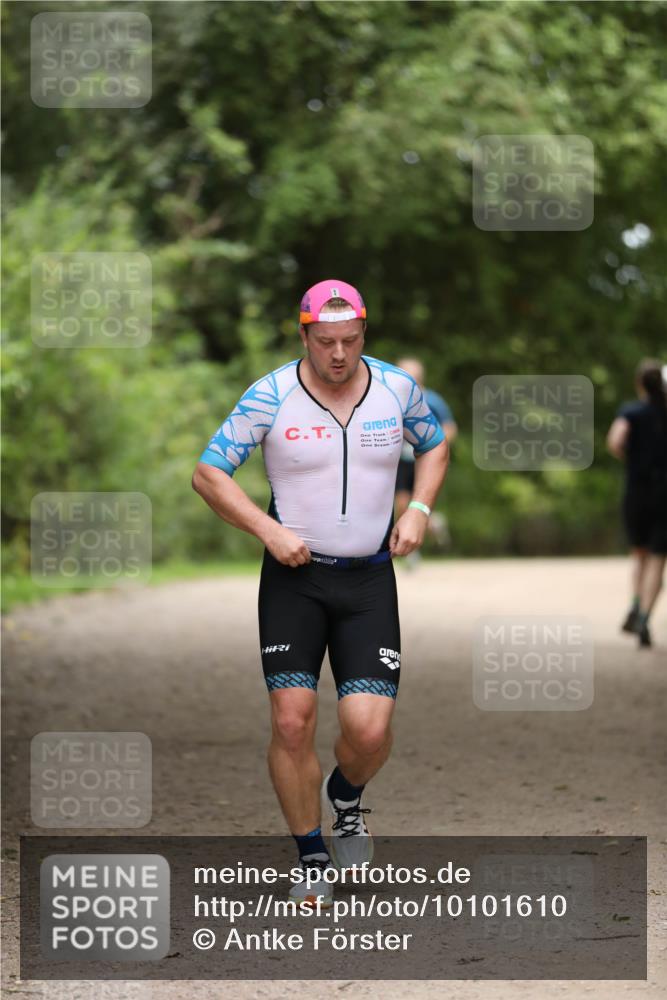 30.08.2026 - Elbe Triathlon Hamburg Antke Förster http://msf.ph/oto/10101610 30.08.2026 11:17:59 Laufen 80 meine-sportfotos.de