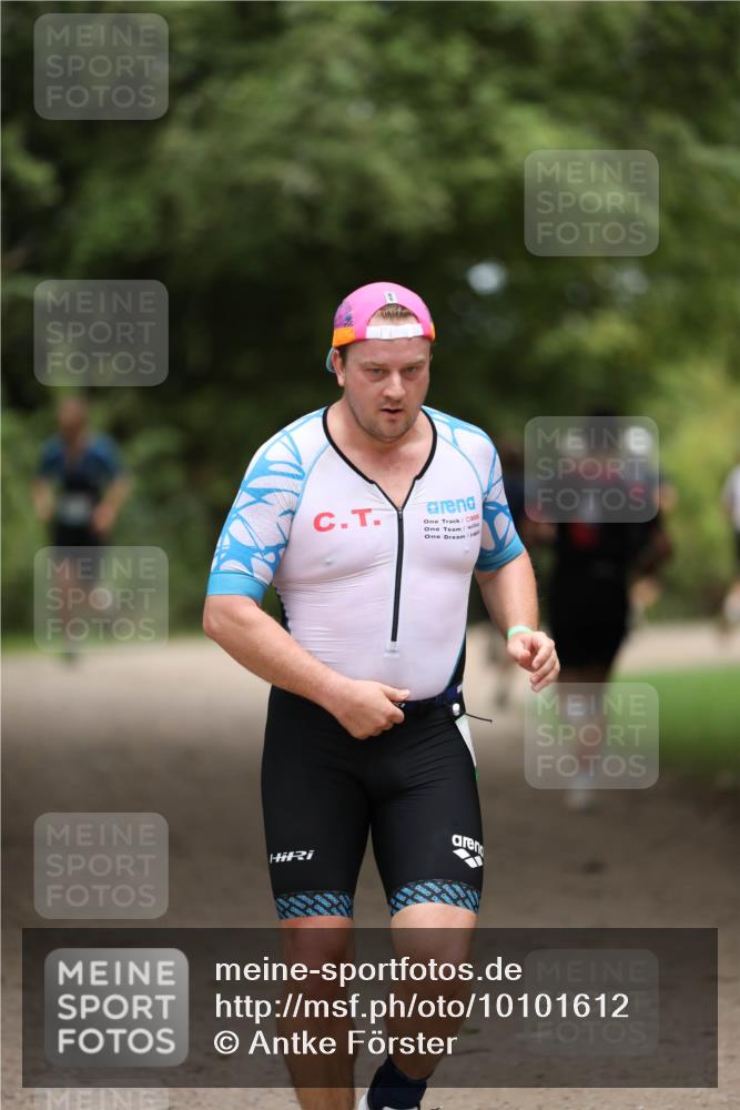 30.08.2026 - Elbe Triathlon Hamburg Antke Förster http://msf.ph/oto/10101612 30.08.2026 11:18:00 Laufen 805 meine-sportfotos.de