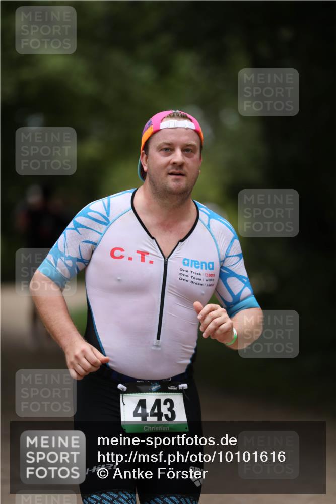 30.08.2026 - Elbe Triathlon Hamburg Antke Förster http://msf.ph/oto/10101616 30.08.2026 11:18:01 Laufen 443 meine-sportfotos.de