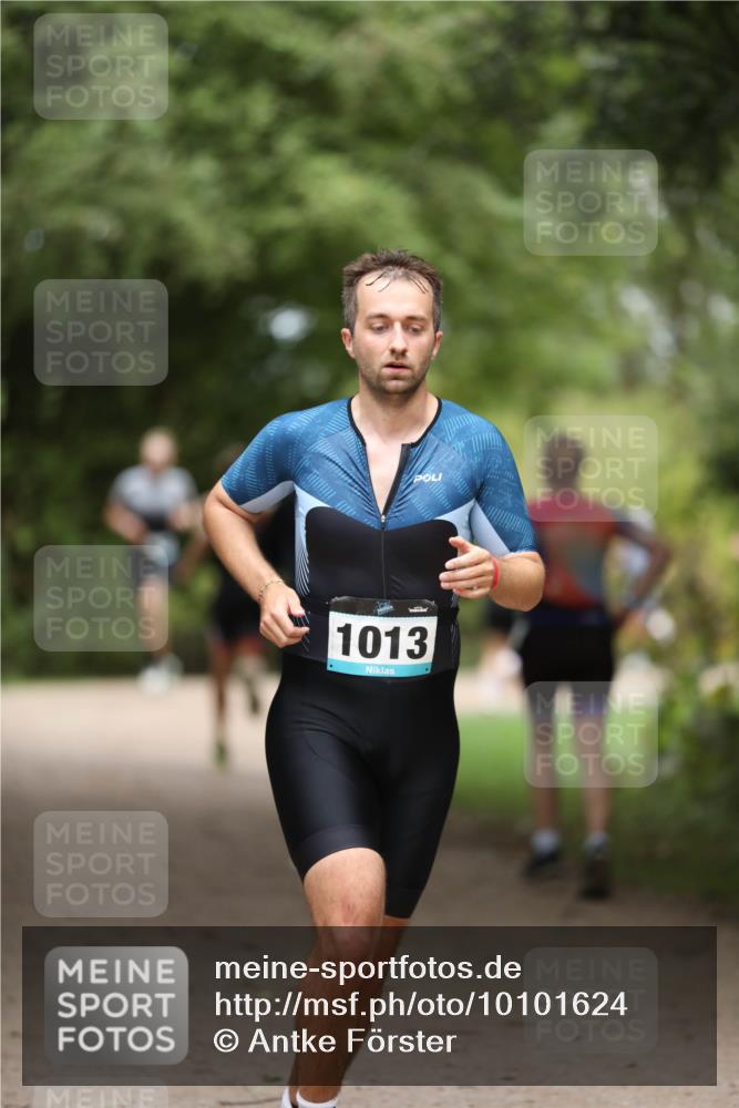 30.08.2026 - Elbe Triathlon Hamburg Antke Förster http://msf.ph/oto/10101624 30.08.2026 11:18:08 Laufen 1013 meine-sportfotos.de