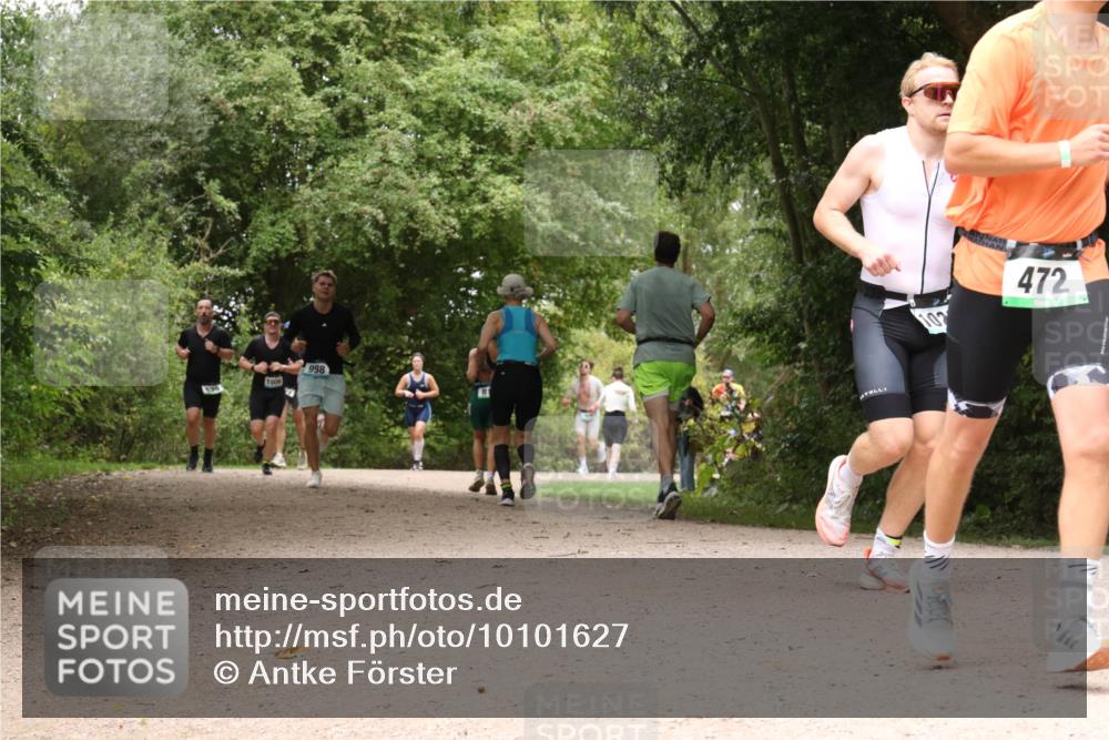 30.08.2026 - Elbe Triathlon Hamburg Antke Förster http://msf.ph/oto/10101627 30.08.2026 11:21:19 Laufen 1006, 998, 102, 472 meine-sportfotos.de
