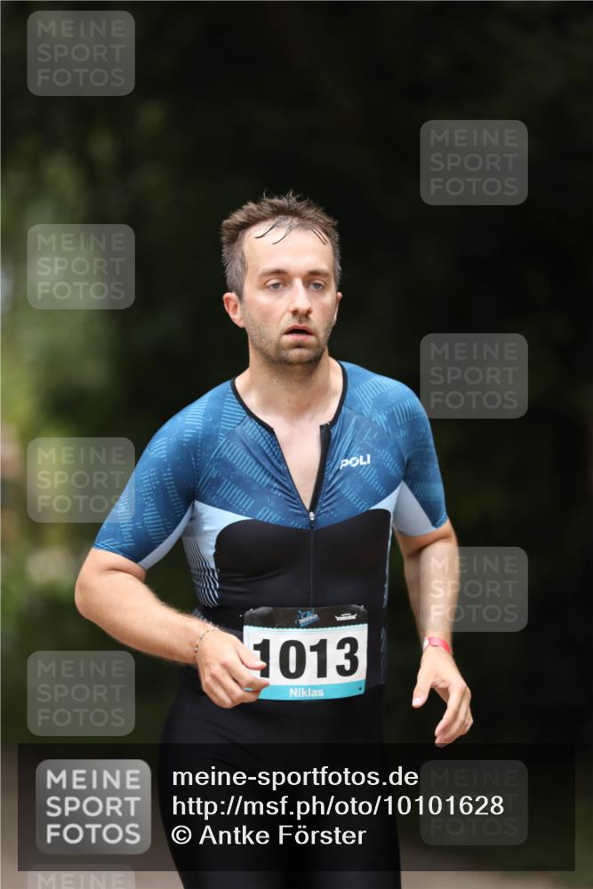 30.08.2026 - Elbe Triathlon Hamburg Antke Förster http://msf.ph/oto/10101628 30.08.2026 11:18:09 Laufen 1013 meine-sportfotos.de