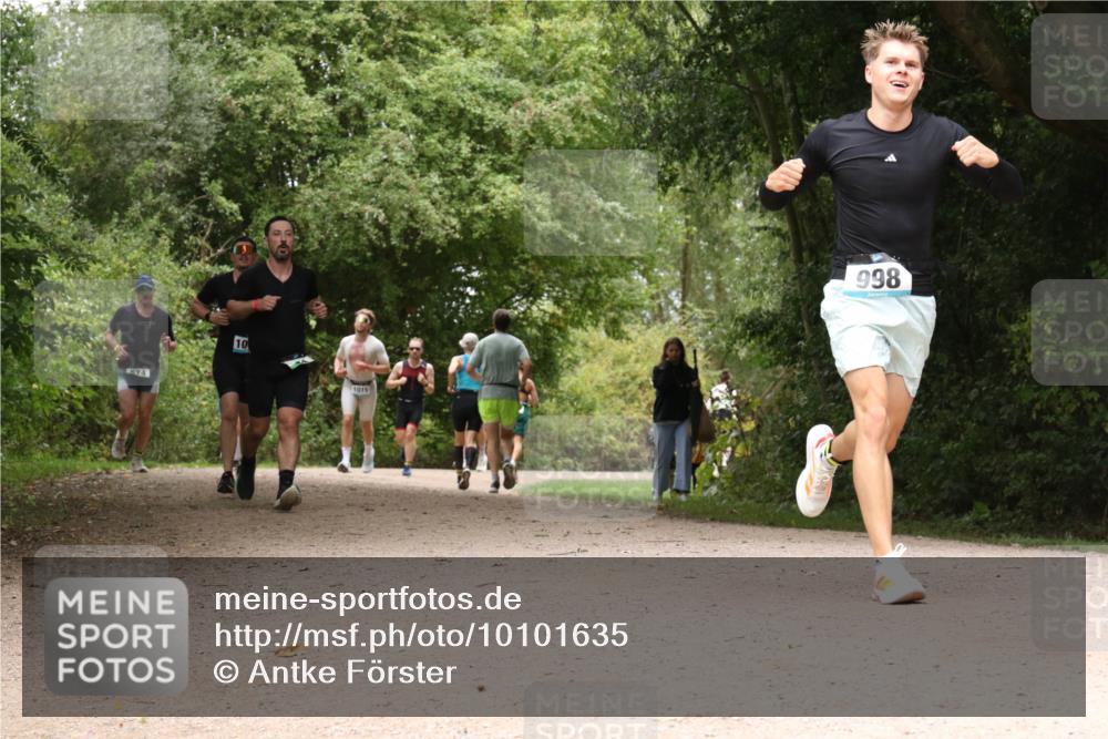 30.08.2026 - Elbe Triathlon Hamburg Antke Förster http://msf.ph/oto/10101635 30.08.2026 11:21:24 Laufen 74, 10, 1015, 998 meine-sportfotos.de