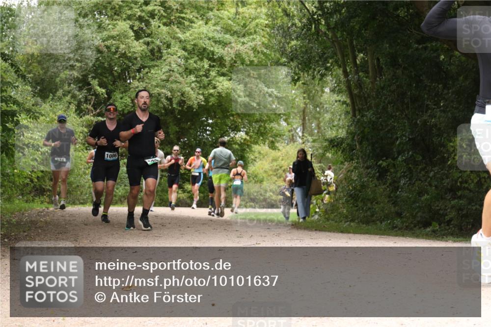 30.08.2026 - Elbe Triathlon Hamburg Antke Förster http://msf.ph/oto/10101637 30.08.2026 11:21:24 Laufen 74, 1006, 39 meine-sportfotos.de