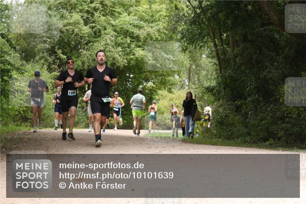 30.08.2026 - Elbe Triathlon Hamburg Antke Förster http://msf.ph/oto/10101639 30.08.2026 11:21:25 Laufen 1006 meine-sportfotos.de