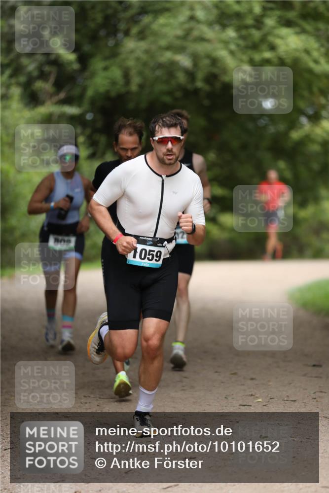 30.08.2026 - Elbe Triathlon Hamburg Antke Förster http://msf.ph/oto/10101652 30.08.2026 11:18:19 Laufen 1059 meine-sportfotos.de