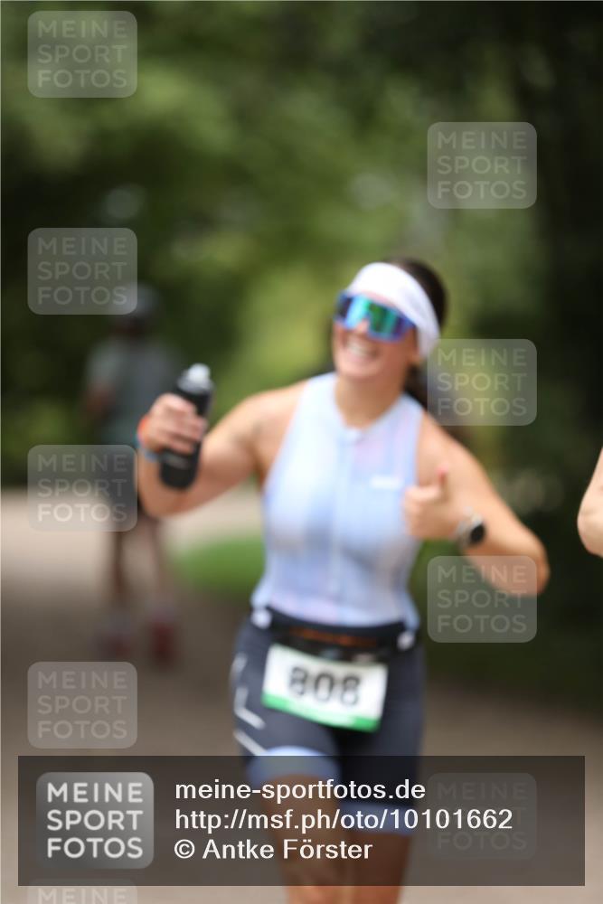 30.08.2026 - Elbe Triathlon Hamburg Antke Förster http://msf.ph/oto/10101662 30.08.2026 11:18:23 Laufen 808 meine-sportfotos.de