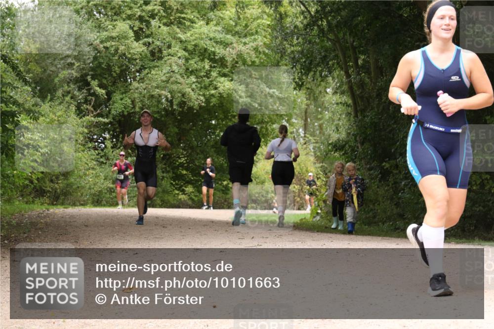 30.08.2026 - Elbe Triathlon Hamburg Antke Förster http://msf.ph/oto/10101663 30.08.2026 11:21:35 Laufen  meine-sportfotos.de