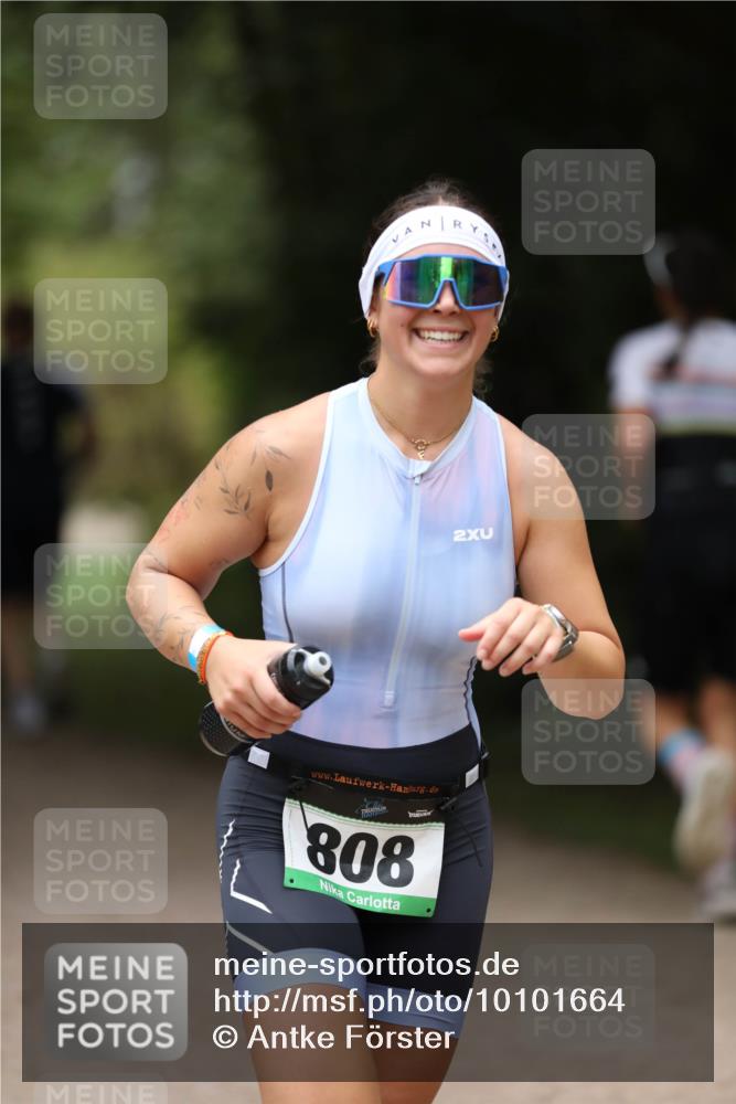 30.08.2026 - Elbe Triathlon Hamburg Antke Förster http://msf.ph/oto/10101664 30.08.2026 11:18:23 Laufen 2, 808 meine-sportfotos.de