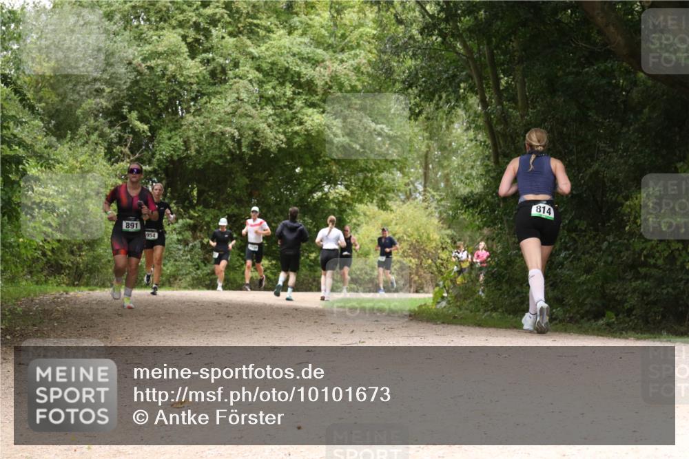 30.08.2026 - Elbe Triathlon Hamburg Antke Förster http://msf.ph/oto/10101673 30.08.2026 11:21:41 Laufen 891, 954, 814 meine-sportfotos.de