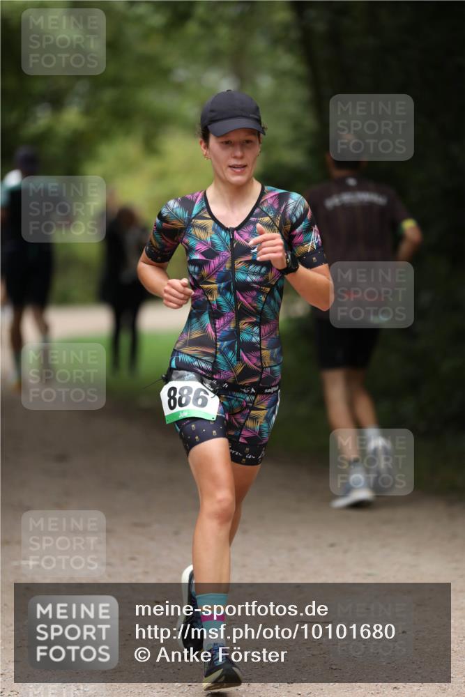 30.08.2026 - Elbe Triathlon Hamburg Antke Förster http://msf.ph/oto/10101680 30.08.2026 11:18:41 Laufen 886 meine-sportfotos.de