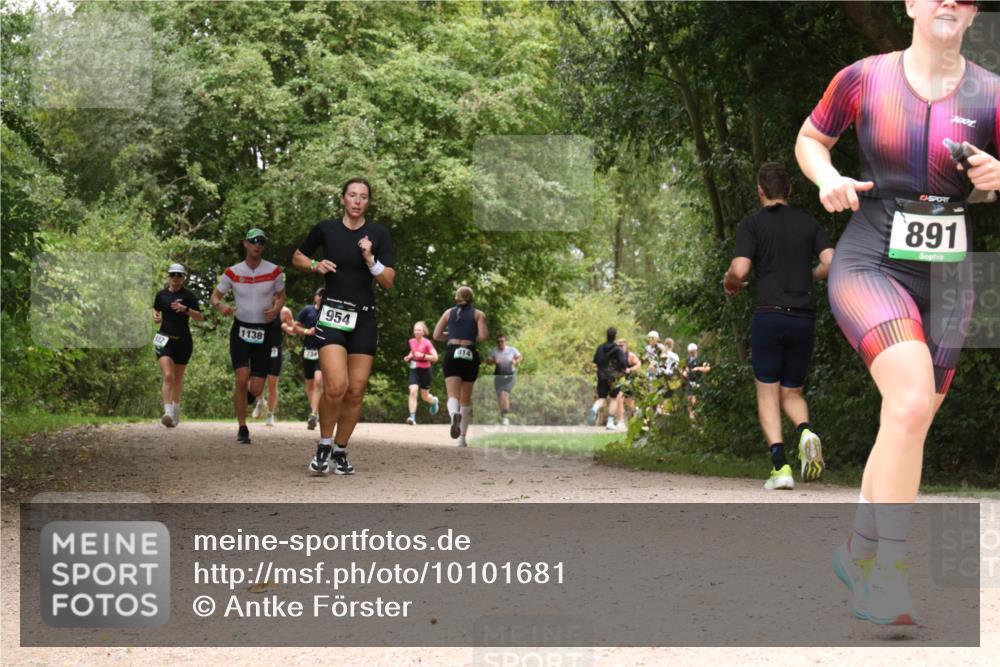 30.08.2026 - Elbe Triathlon Hamburg Antke Förster http://msf.ph/oto/10101681 30.08.2026 11:21:47 Laufen 1138, 734, 954, 814, 891 meine-sportfotos.de
