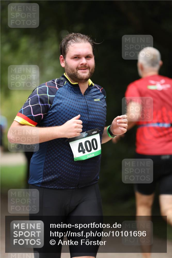30.08.2026 - Elbe Triathlon Hamburg Antke Förster http://msf.ph/oto/10101696 30.08.2026 11:18:48 Laufen 400 meine-sportfotos.de