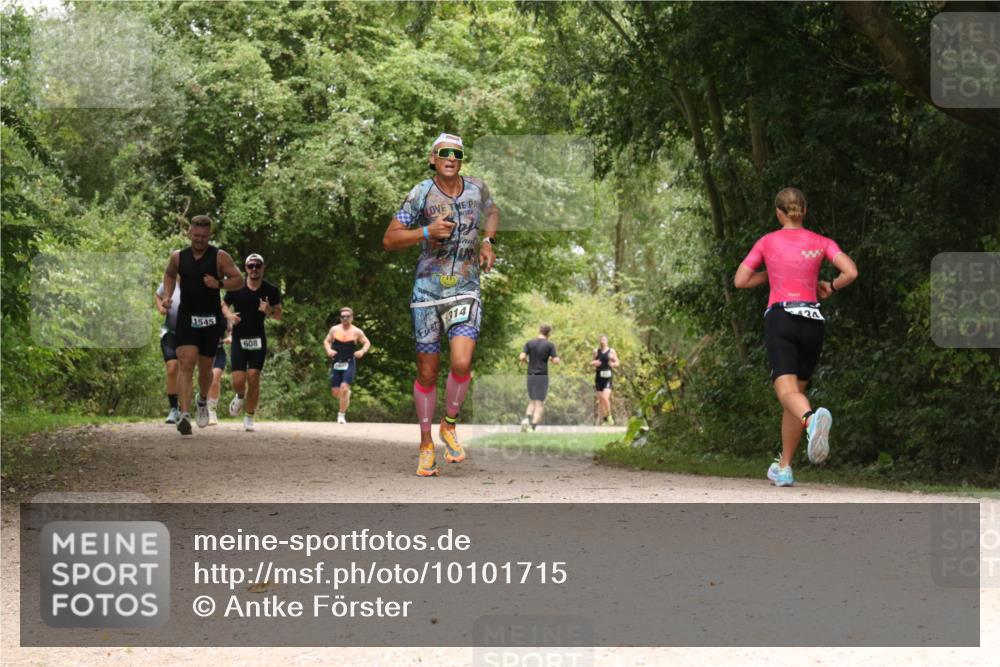 30.08.2026 - Elbe Triathlon Hamburg Antke Förster http://msf.ph/oto/10101715 30.08.2026 11:21:58 Laufen 1545, 608, 314, 134 meine-sportfotos.de