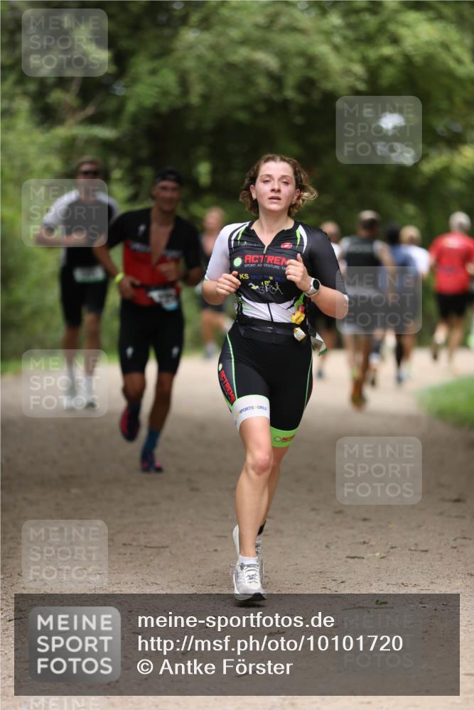 30.08.2026 - Elbe Triathlon Hamburg Antke Förster http://msf.ph/oto/10101720 30.08.2026 11:19:00 Laufen  meine-sportfotos.de