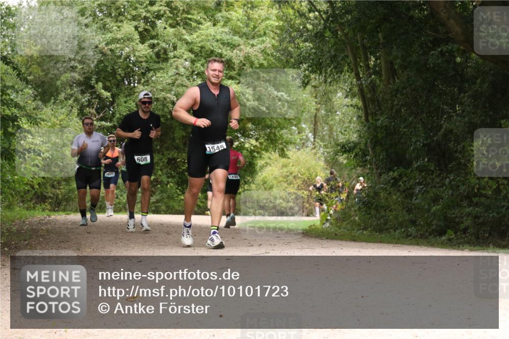 30.08.2026 - Elbe Triathlon Hamburg Antke Förster http://msf.ph/oto/10101723 30.08.2026 11:22:02 Laufen 1073, 608, 1545, 1434 meine-sportfotos.de