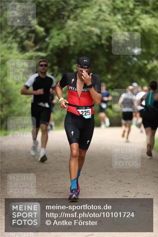30.08.2026 - Elbe Triathlon Hamburg Antke Förster http://msf.ph/oto/10101724 30.08.2026 11:19:02 Laufen 225 meine-sportfotos.de