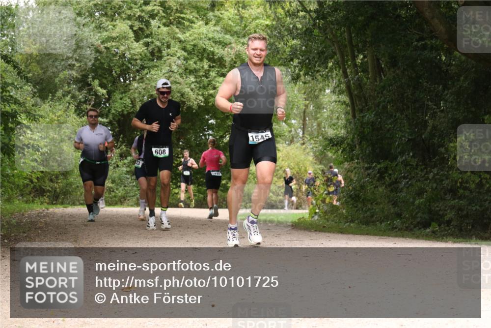 30.08.2026 - Elbe Triathlon Hamburg Antke Förster http://msf.ph/oto/10101725 30.08.2026 11:22:02 Laufen 608, 1424, 1545 meine-sportfotos.de