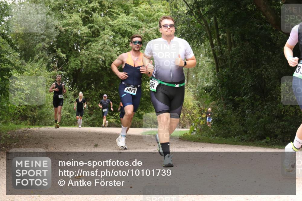 30.08.2026 - Elbe Triathlon Hamburg Antke Förster http://msf.ph/oto/10101739 30.08.2026 11:22:08 Laufen 71, 1073, 564, 33 meine-sportfotos.de