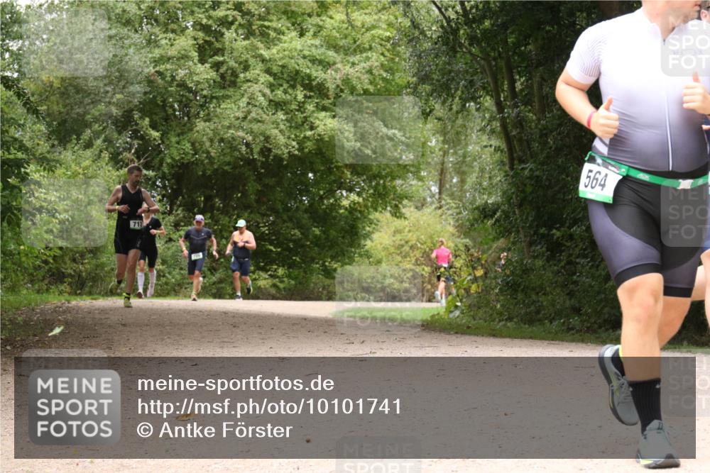 30.08.2026 - Elbe Triathlon Hamburg Antke Förster http://msf.ph/oto/10101741 30.08.2026 11:22:09 Laufen 564 meine-sportfotos.de