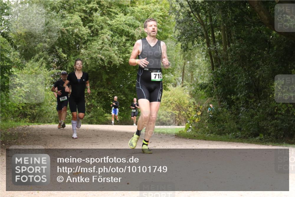 30.08.2026 - Elbe Triathlon Hamburg Antke Förster http://msf.ph/oto/10101749 30.08.2026 11:22:14 Laufen 786, 712, 2 meine-sportfotos.de