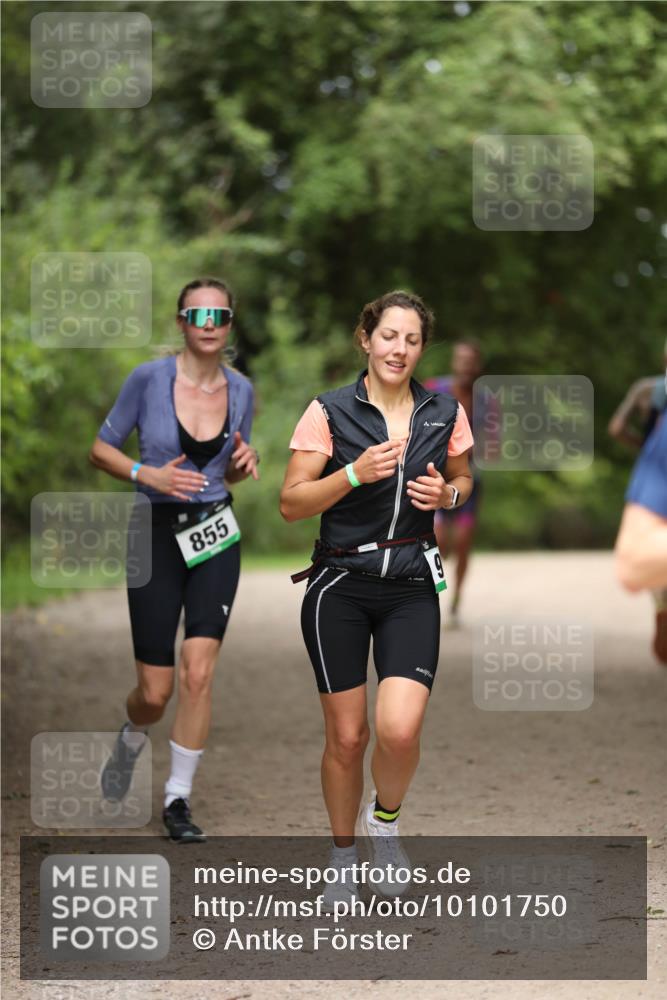 30.08.2026 - Elbe Triathlon Hamburg Antke Förster http://msf.ph/oto/10101750 30.08.2026 11:19:15 Laufen 855 meine-sportfotos.de