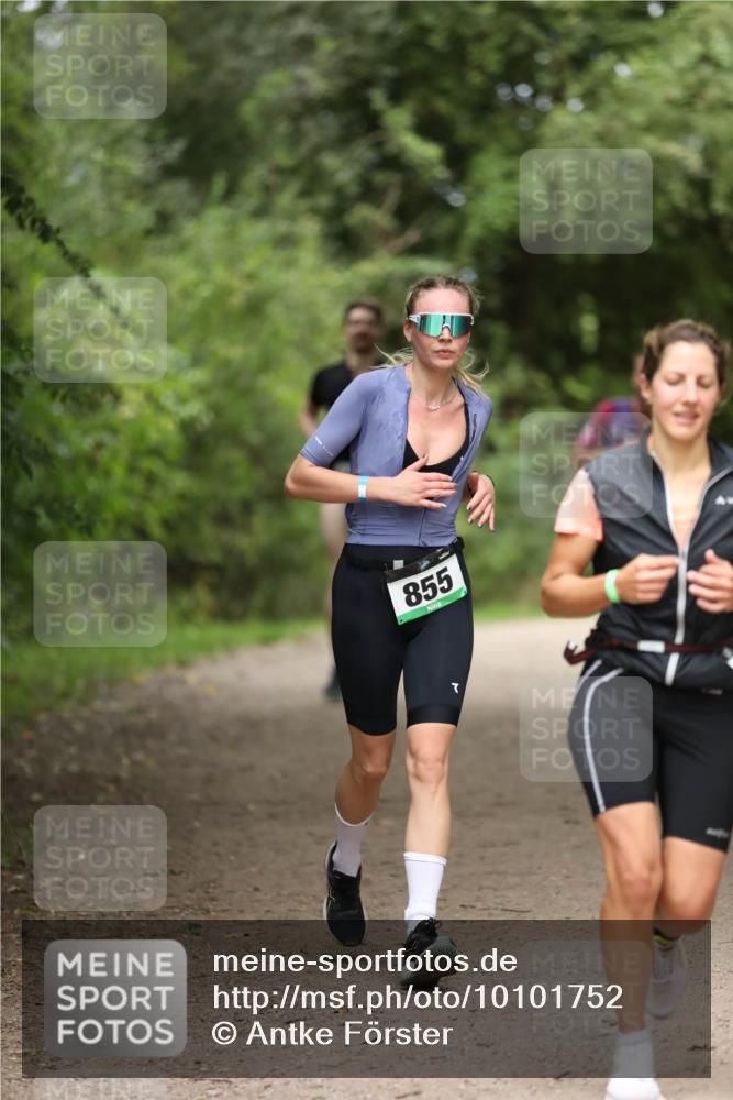 30.08.2026 - Elbe Triathlon Hamburg Antke Förster http://msf.ph/oto/10101752 30.08.2026 11:19:15 Laufen 855 meine-sportfotos.de