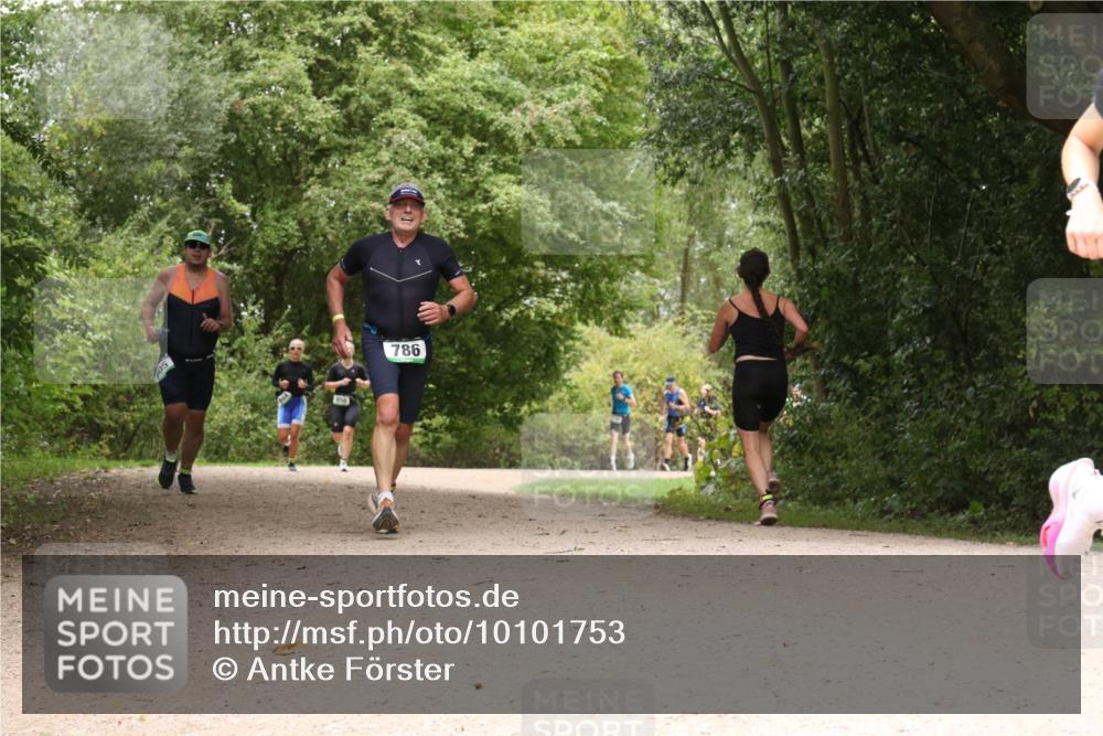 30.08.2026 - Elbe Triathlon Hamburg Antke Förster http://msf.ph/oto/10101753 30.08.2026 11:22:17 Laufen 786 meine-sportfotos.de