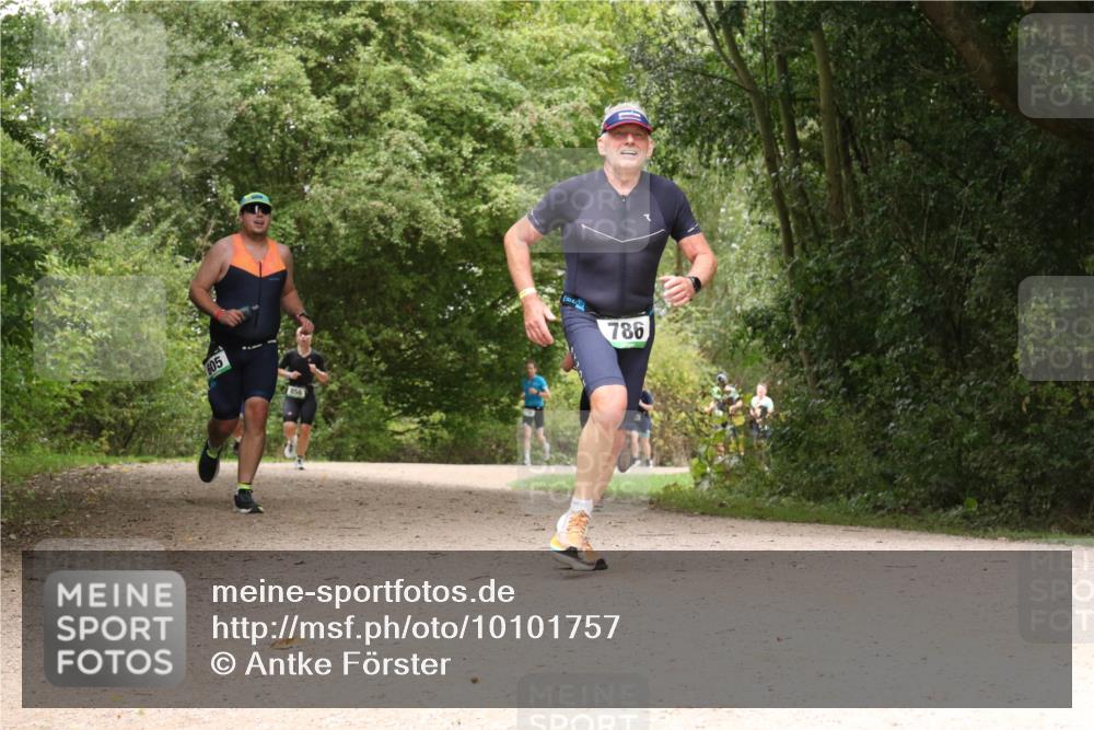 30.08.2026 - Elbe Triathlon Hamburg Antke Förster http://msf.ph/oto/10101757 30.08.2026 11:22:19 Laufen 605, 856, 786 meine-sportfotos.de